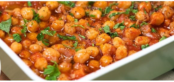 Chickpeas in red sauce